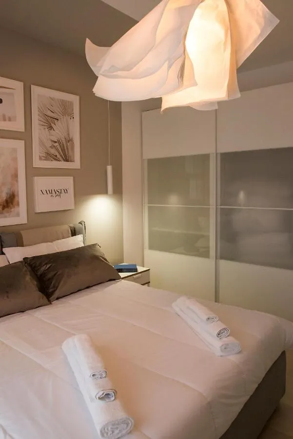 Leflole Napoli Bed & Breakfast 0*, Naples